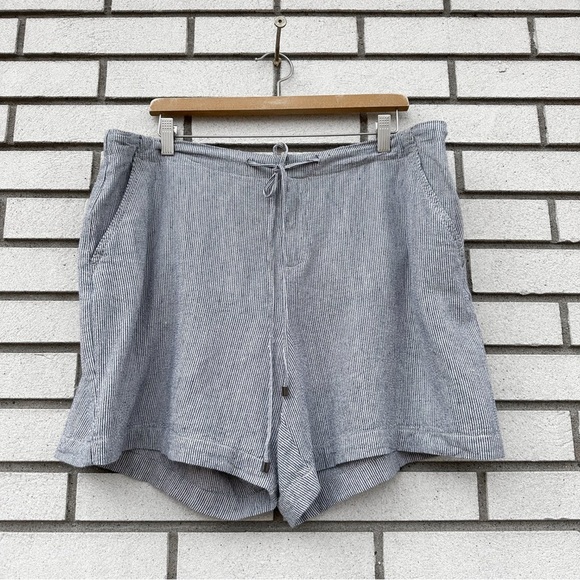 Style & Co. Railroad Stripe Blue White Linen Blend Casual Shorts Elastic Waist - Picture 1 of 11